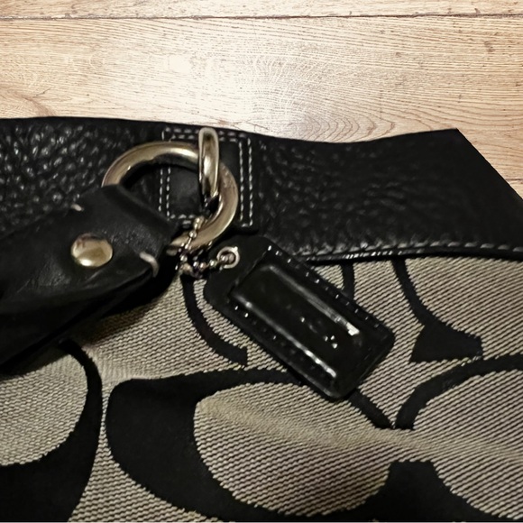 Classic COACH Shoulder Bag 13”x9”x4” Outside zip pocket Roomy. Black/deep tan. - Picture 11 of 13